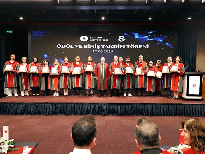 Samsun &Uuml;niversitesi 8. Kuruluş Yıl D&ouml;n&uuml;m&uuml;n&uuml; Biniş Takdim Ve Akademik Performans &Ouml;d&uuml;l T&ouml;reni İle Kutladı