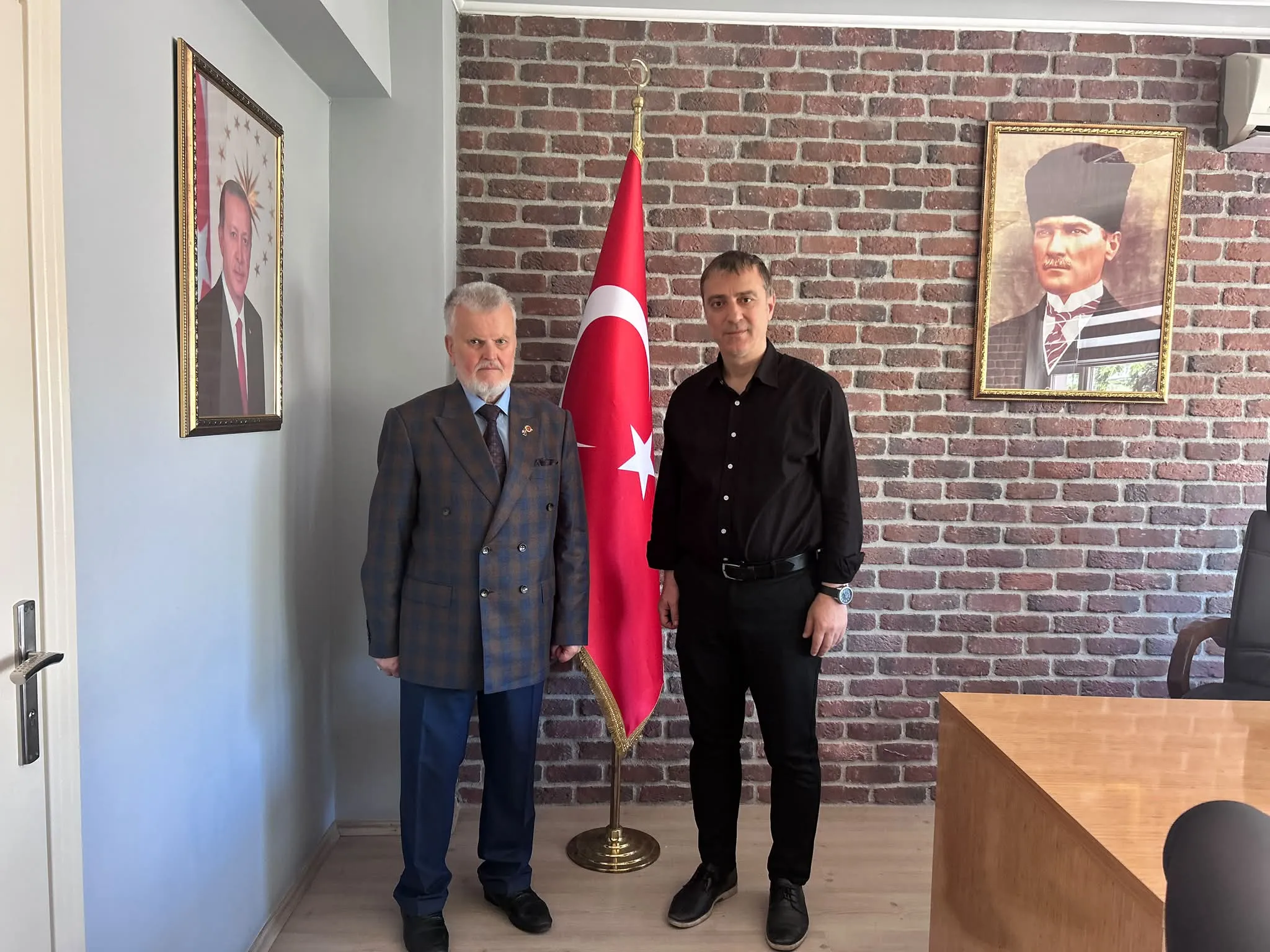 BASIN SÖZCÜSÜ KÖKSAL ÖNER’DEN MÜDÜR İSMAİL RAHMAN KÖSE’YE ANLAMLI ZİYARET BASIN SÖZCÜSÜ KÖKSAL ÖNER’DEN MÜDÜR İSMAİL RAHMAN KÖSE’YE ANLAMLI ZİYARET